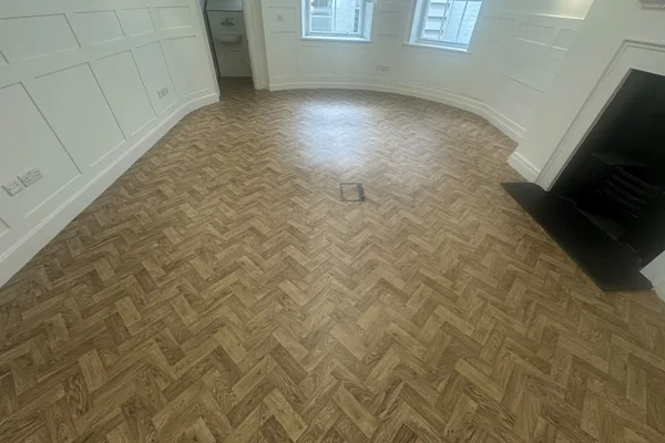 Herringbone taken into a curved bay without breaking the run